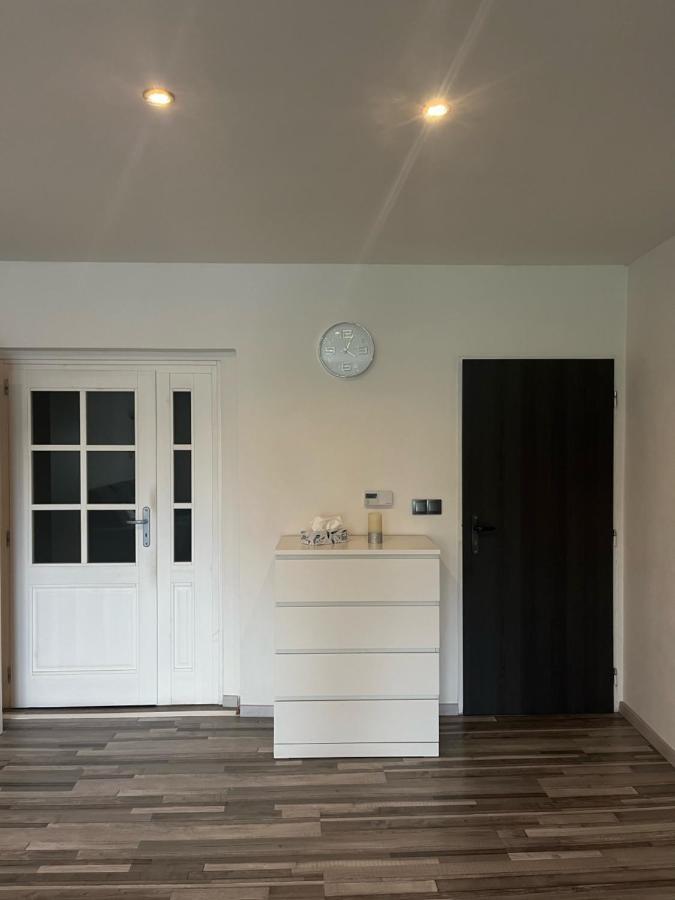 Apartman V Rodinnem Dome Jaroměř Εξωτερικό φωτογραφία